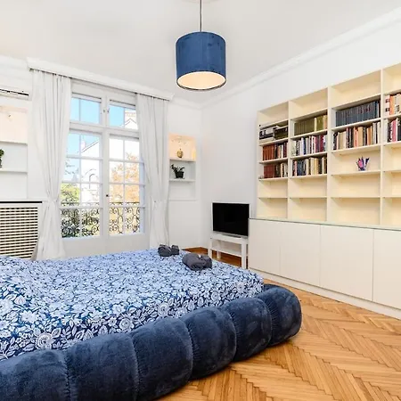 Apartment Old Money Old Town *