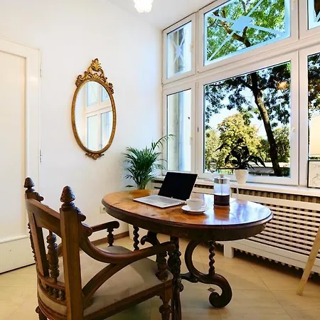 Old Money Old Town Apartment