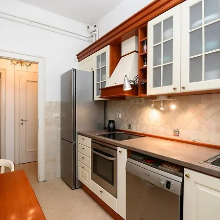 Apartment Old Money Old Town