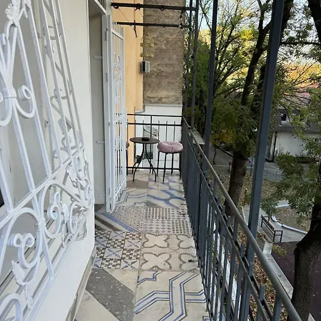 Old Money Old Town Apartment